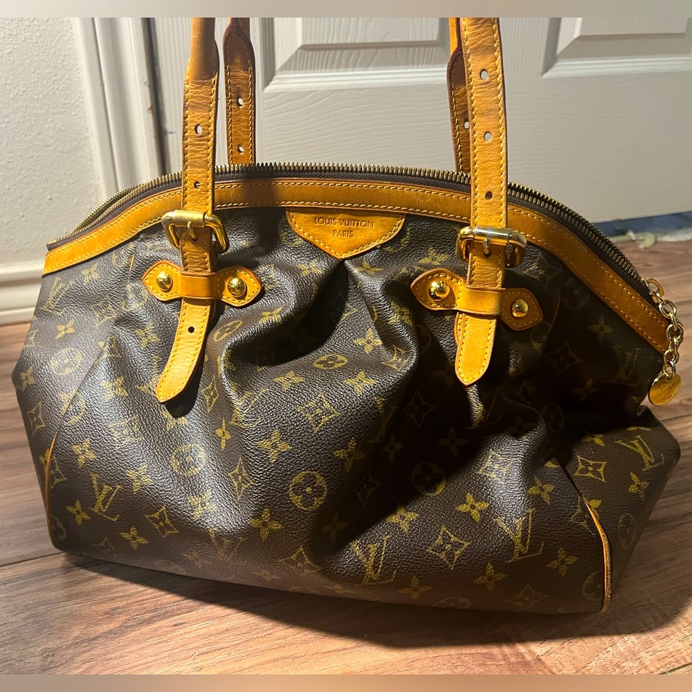 Louis Vuitton Tivoli GM Vintage Monogram Handbag, Authenctic, Great Condition!